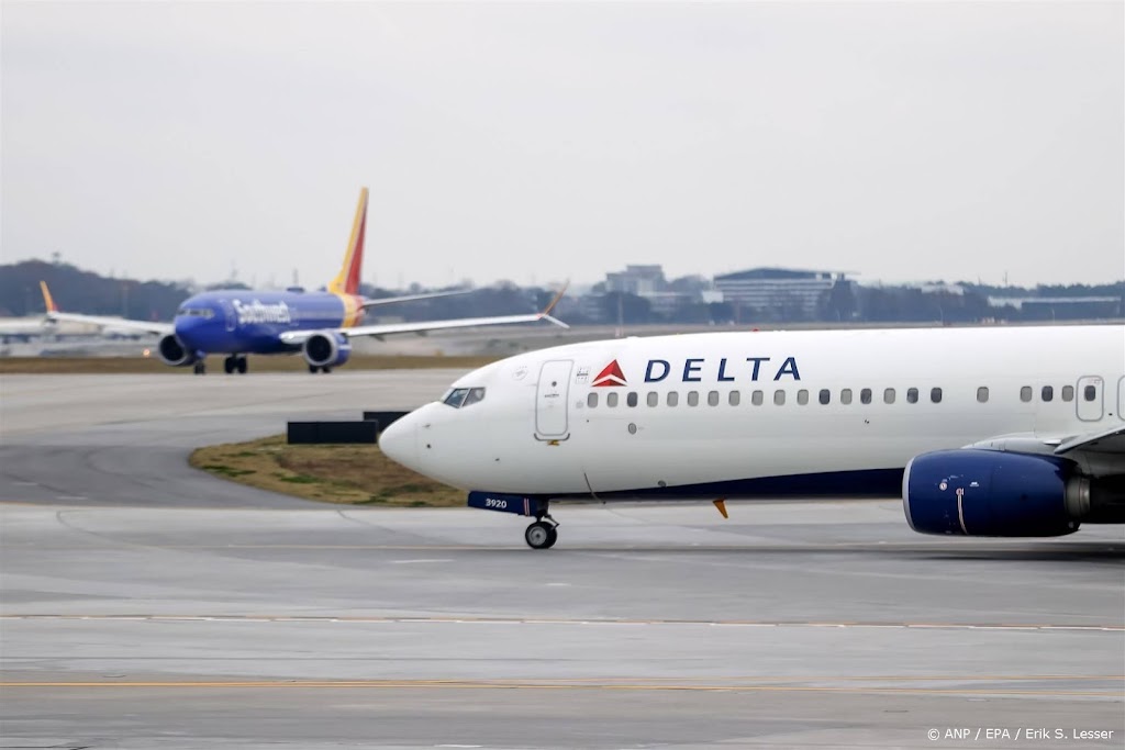 Topman Delta Air Lines biedt excuses aan voor vluchtannuleringen