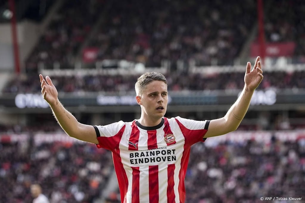 Middenvelder Veerman hoopt PSV deze zomer te verlaten