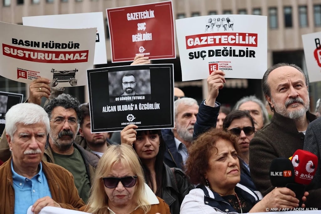 Turkse journalist die voor Duitse wereldomroep werkt weer vrij