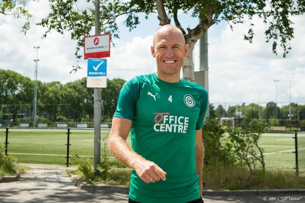 Robben maakt rentree bij FC Groningen in oefenduel met Almere