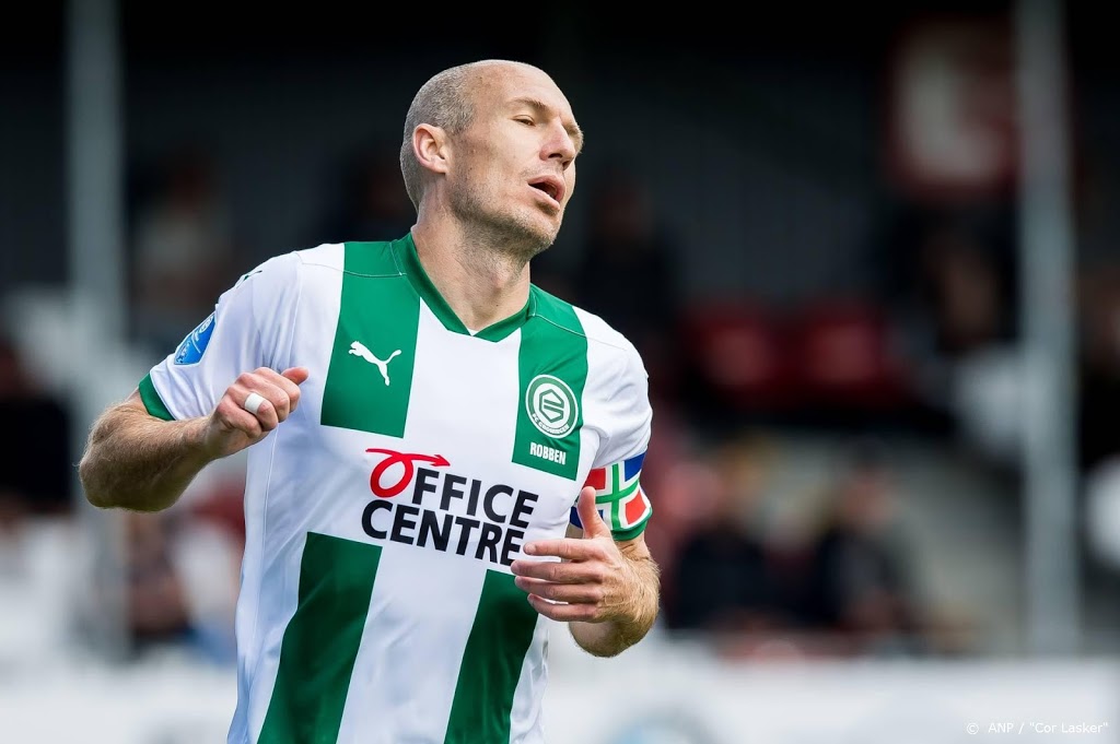 Robben volgens afspraak na half uurtje naar de kant      
