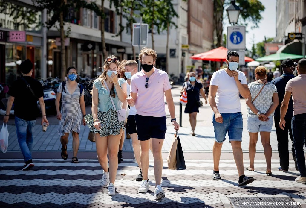 Rotterdam handhaaft dragen mondkapjes