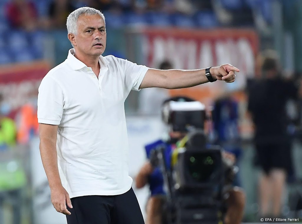 Coach Mourinho begint met AS Roma in Serie A met zege 