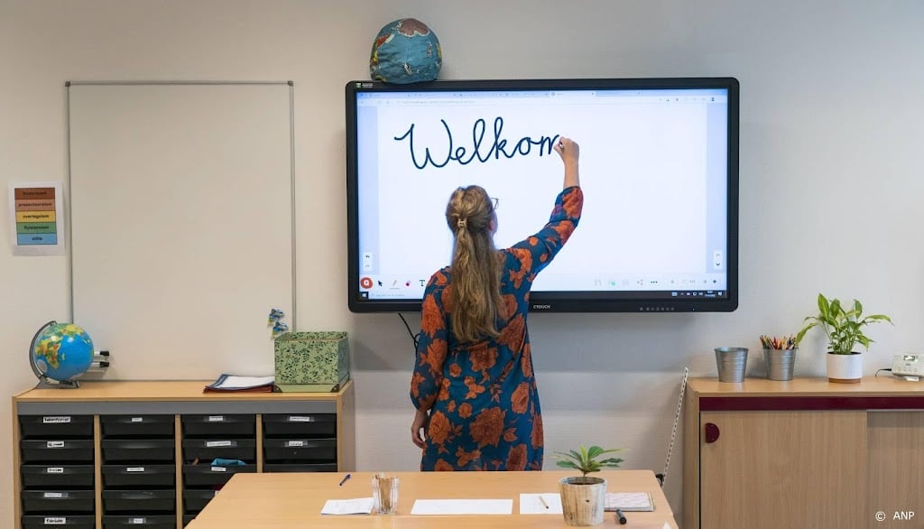 Zomervakantie voorbij, eerste kinderen gaan weer naar school