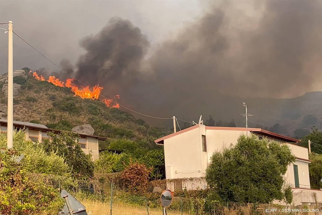 Honderden mensen geëvacueerd vanwege bosbrand op Elba