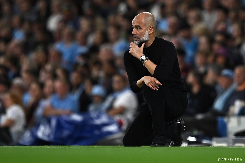 Trainer Guardiola van City weken uitgeschakeld na rugoperatie  