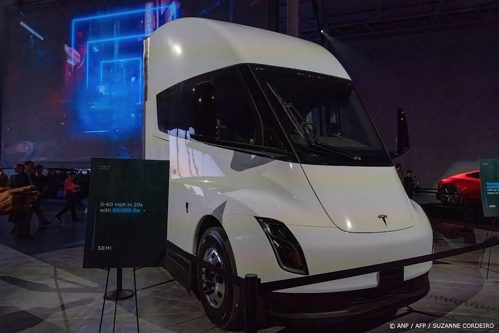 Toezichthouder VS onderzoekt ongeluk Tesla Semi-vrachtwagen
