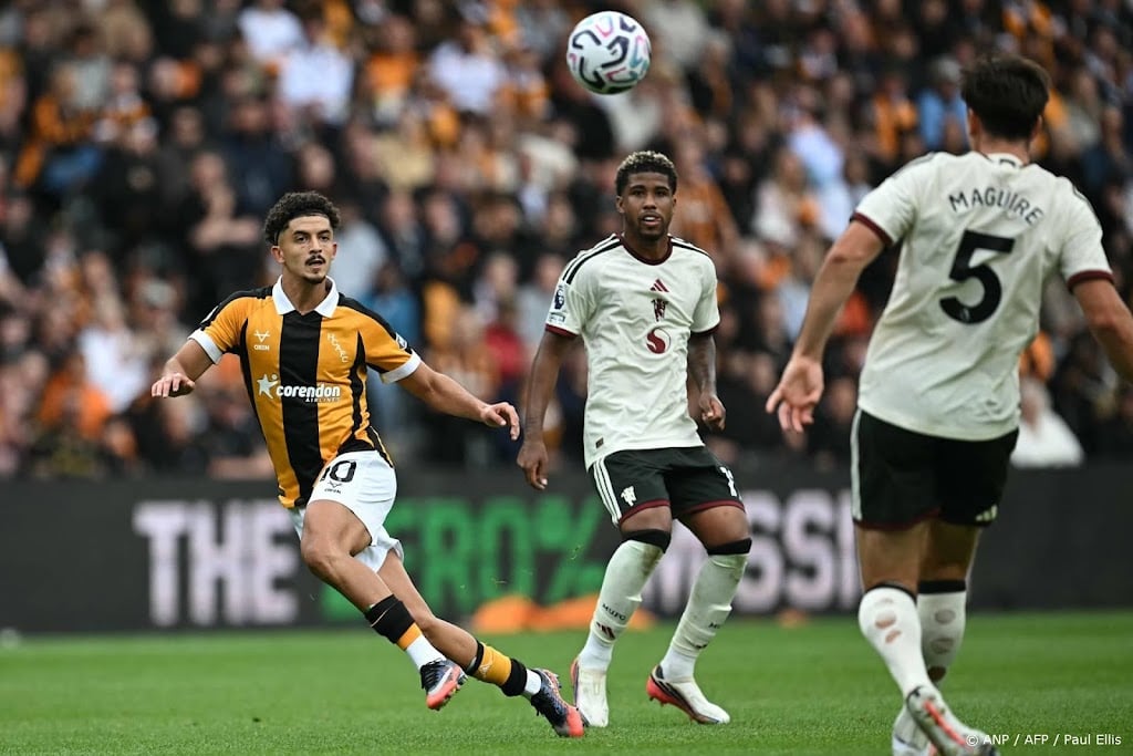 Manchester United start competitie met nederlaag bij Hull City