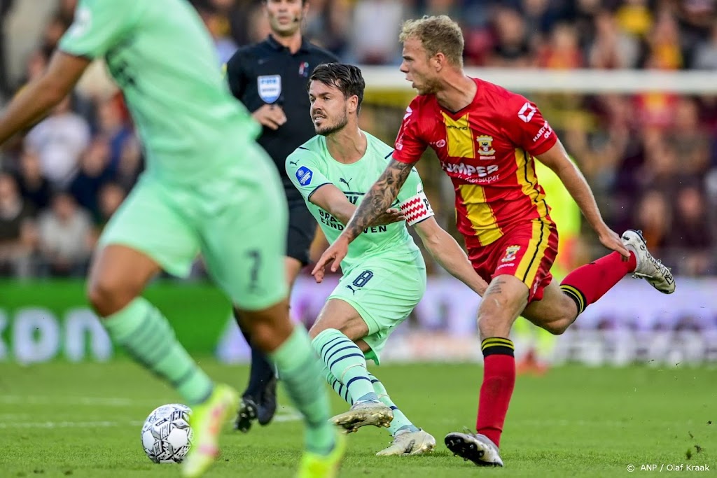 Van Ginkel blij met zege na matig duel van PSV  
