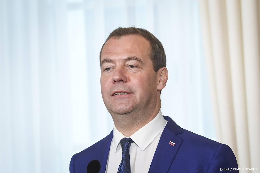 Medvedev: we kunnen aangesloten regio's verdedigen met kernwapens