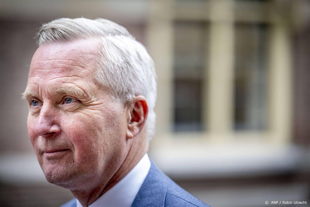 Van der Burg heeft met spoed 450 plekken voor asielzoekers nodig