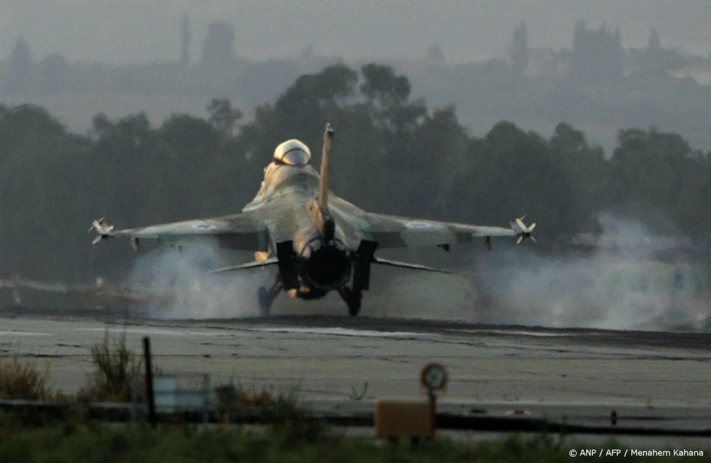 Hezbollah bestookt luchtmachtbasis Israël