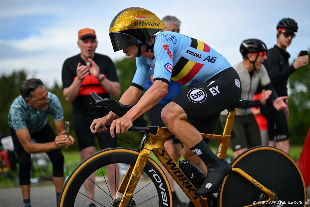 Belgische wielrenner Evenepoel prolongeert wereldtitel tijdrijden