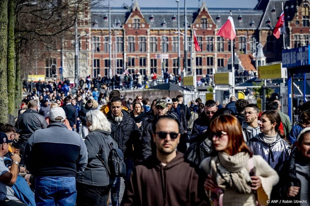 Burgerinitiatief dagvaardt gemeente Amsterdam om massatoerisme