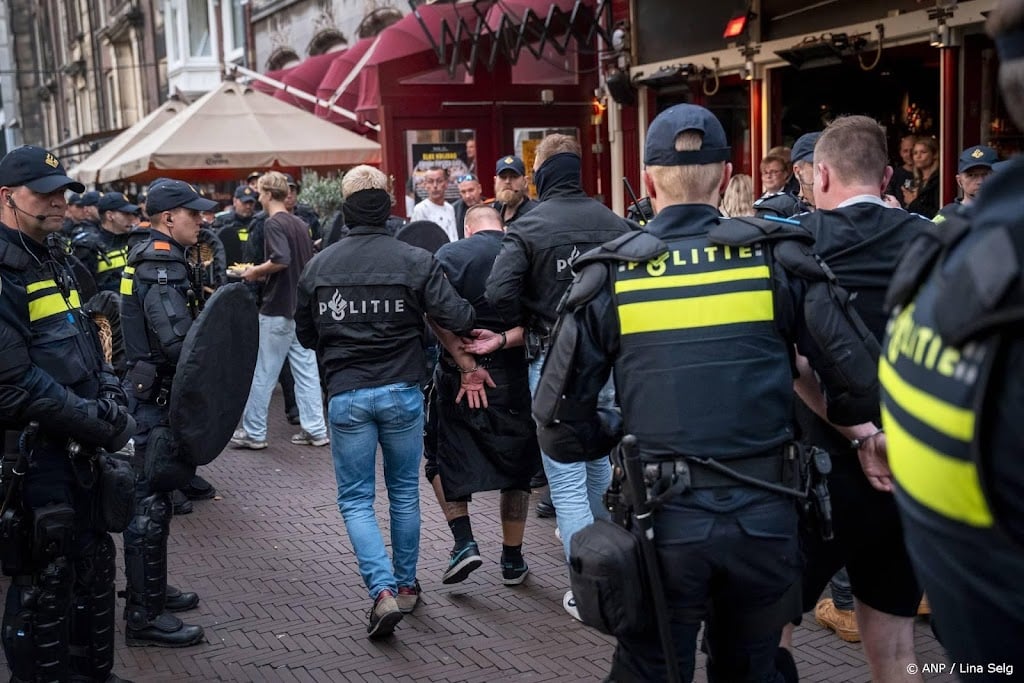 14 verdachten rellen Den Haag staan dinsdag voor politierechter 