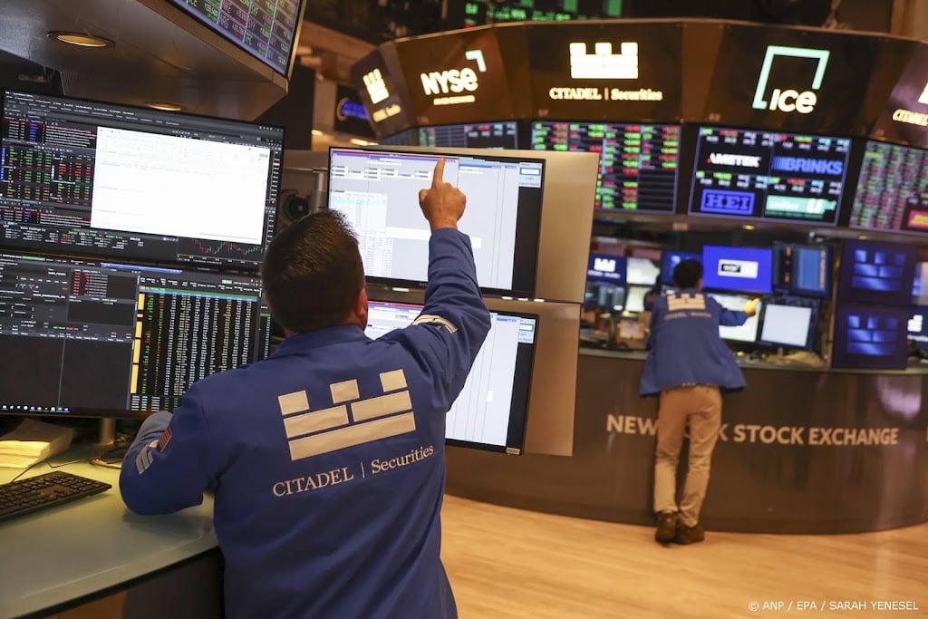 Wall Street sluit gemengd, olieprijs lager na overleg VS en Iran