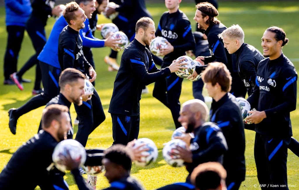 Voetballers Oranje zakken naar plek 15 op wereldranglijst