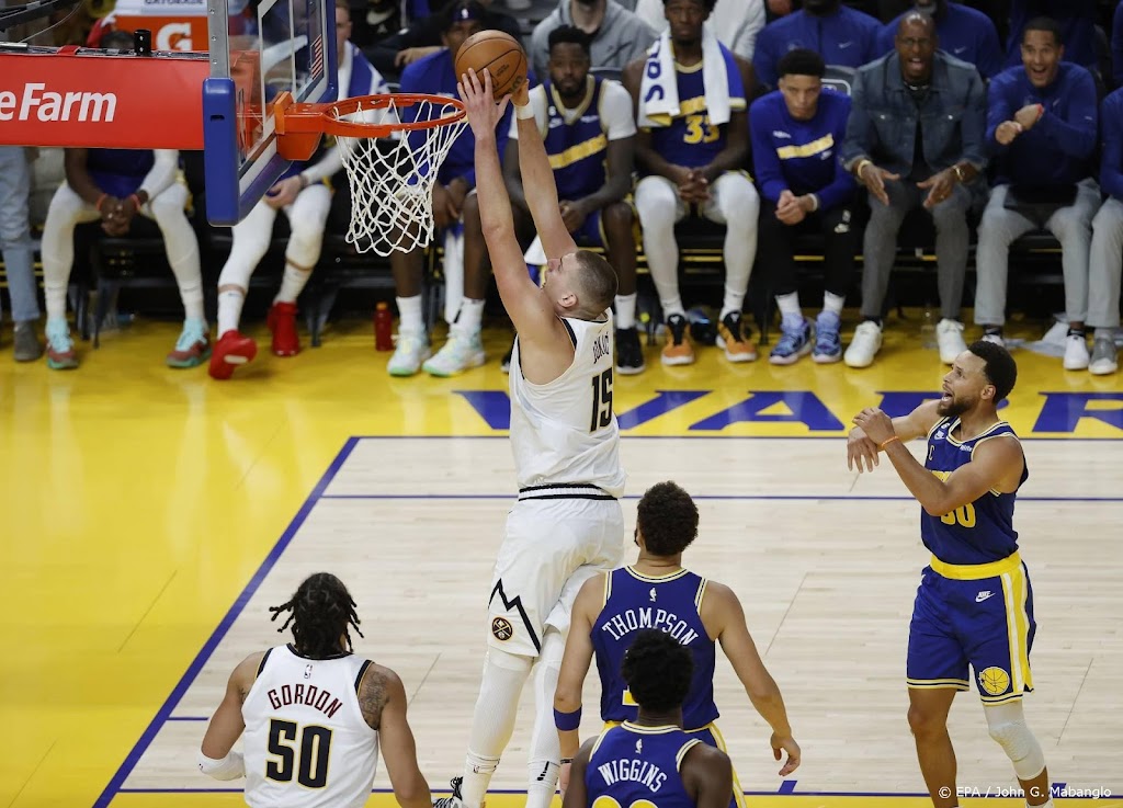 Eerste nederlaag kampioen Warriors in nieuwe seizoen NBA