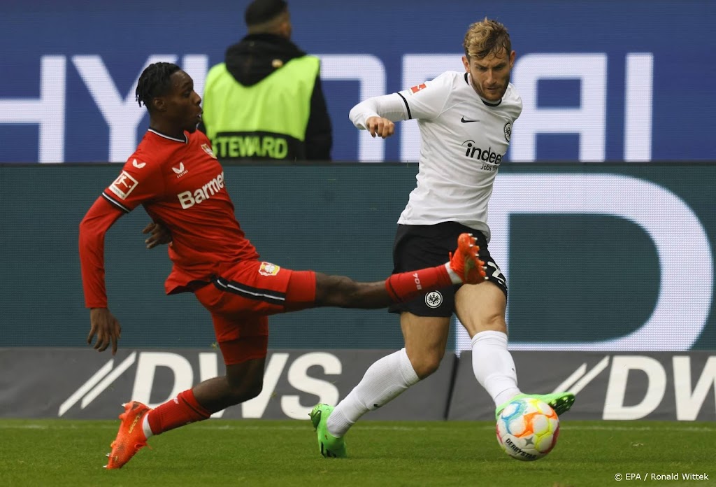 Frimpong valt een maand voor het WK weer op bij Leverkusen