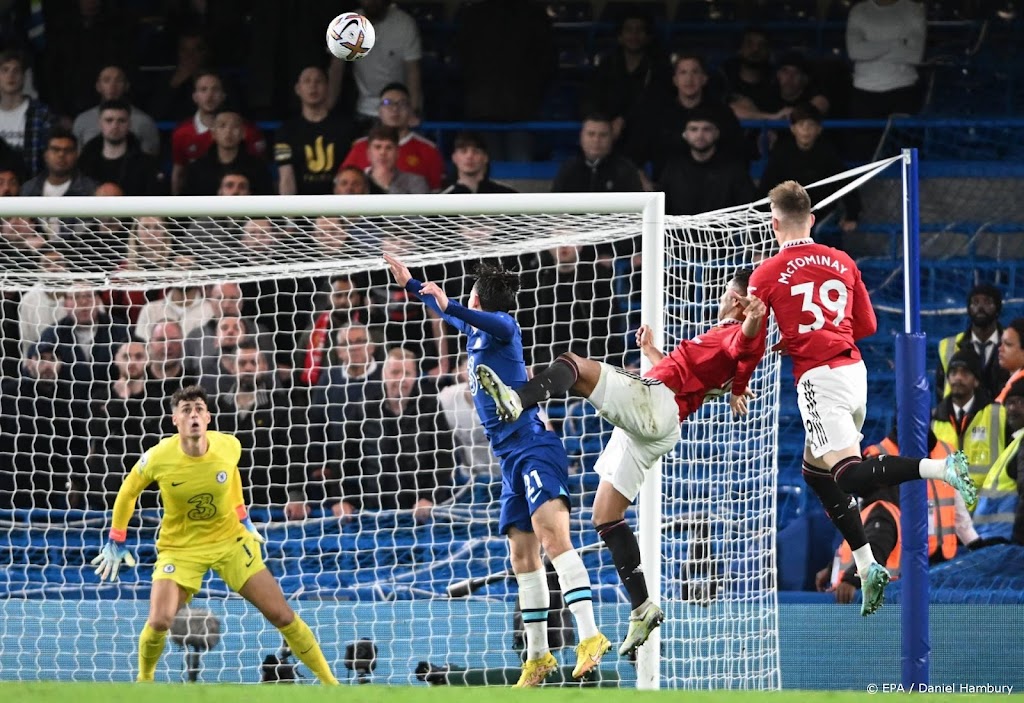 Manchester United voorkomt in blessuretijd nederlaag bij Chelsea