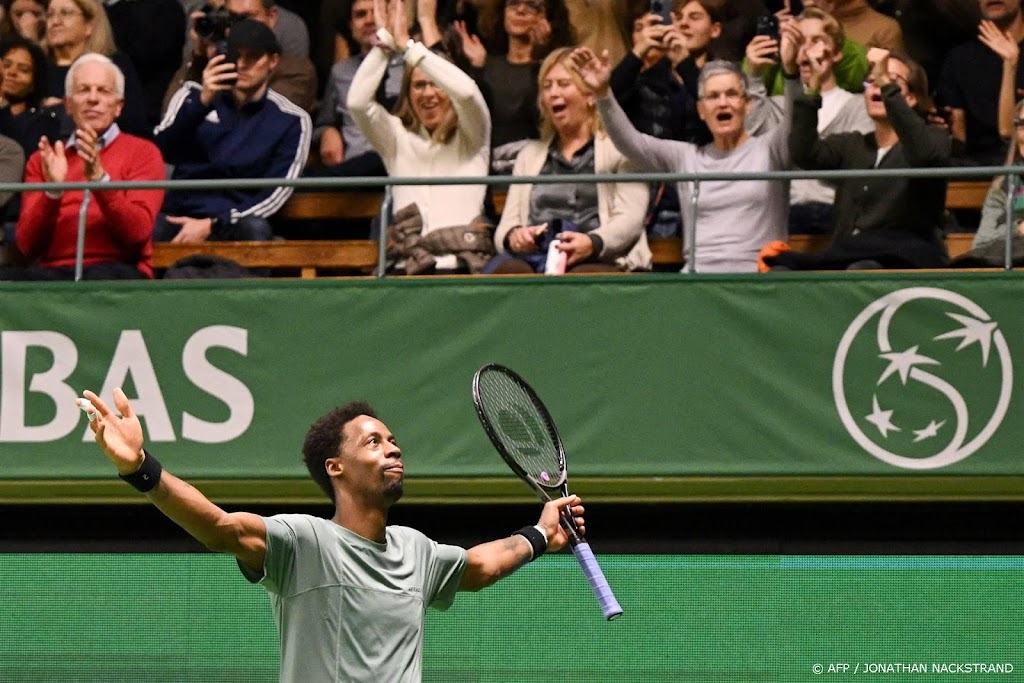 Veteraan Monfils zegeviert in Stockholm en voegt zich bij Federer