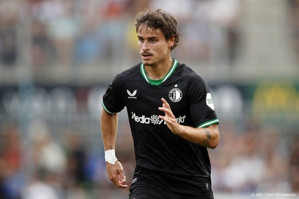 Feyenoord met verdediger Bueno naar Portugal