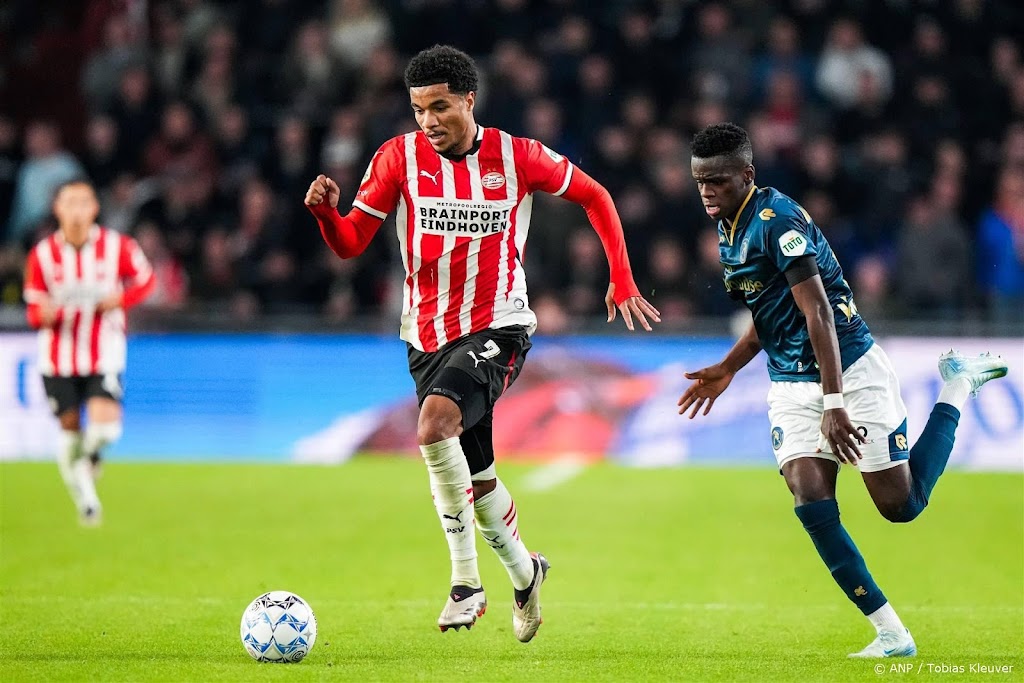 Tillman vervangt bij PSV geblesseerde Schouten in uitduel met PSG