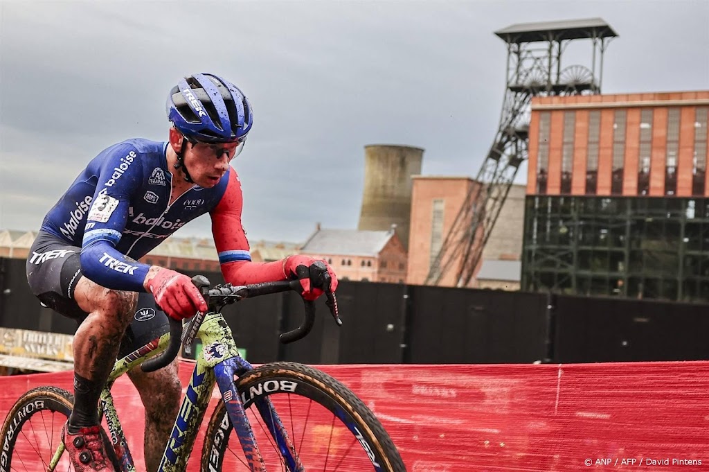Veldrijder Van der Haar wint opnieuw Nacht van Woerden