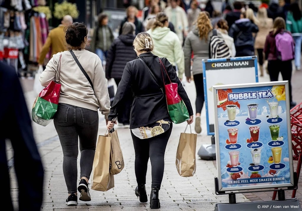 Vertrouwen van consumenten licht negatiever in oktober