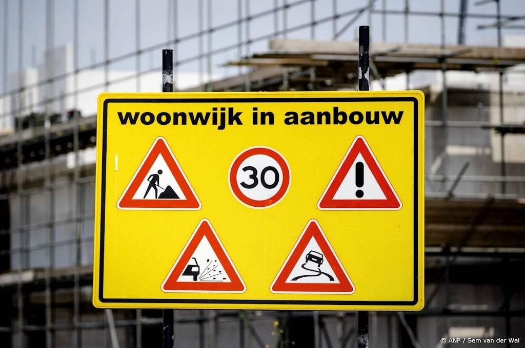 EIB: Nederland moet doelen uitstellen om personeelstekort bouw