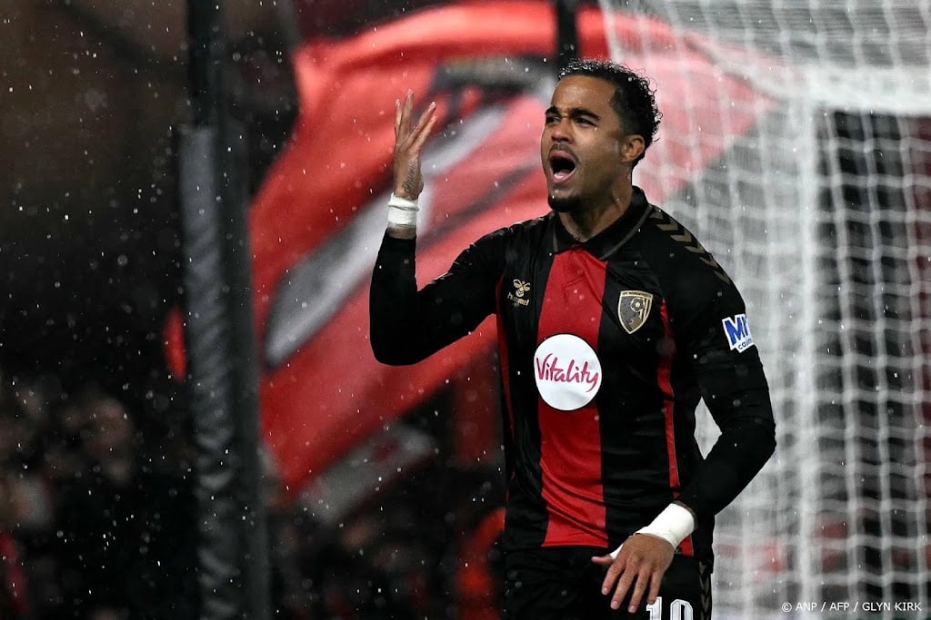 Scorende Kluivert verslaat AC Milan met Bournemouth