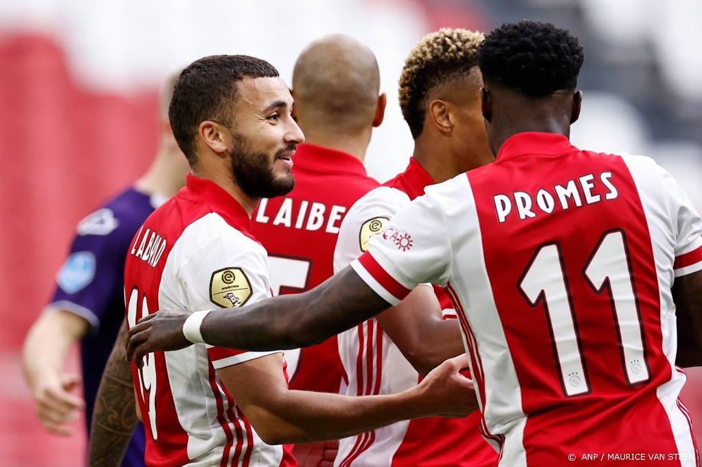 Ajax verslaat Heracles Almelo met 5-0