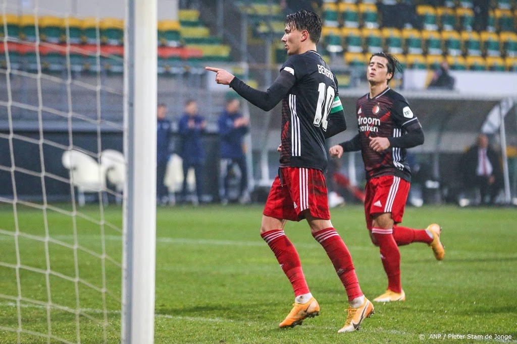 Feyenoord wint met tien man bij Fortuna Sittard