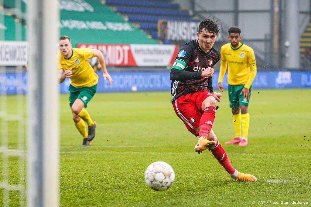Met tien man zet Feyenoord achterstand om in zege op Fortuna