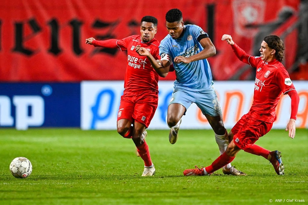 FC Twente houdt PSV op gelijkspel