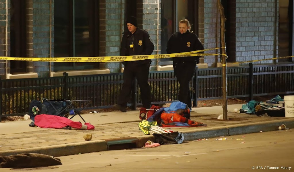 Politie: meerdere doden nadat auto inrijdt op kerstoptocht in VS
