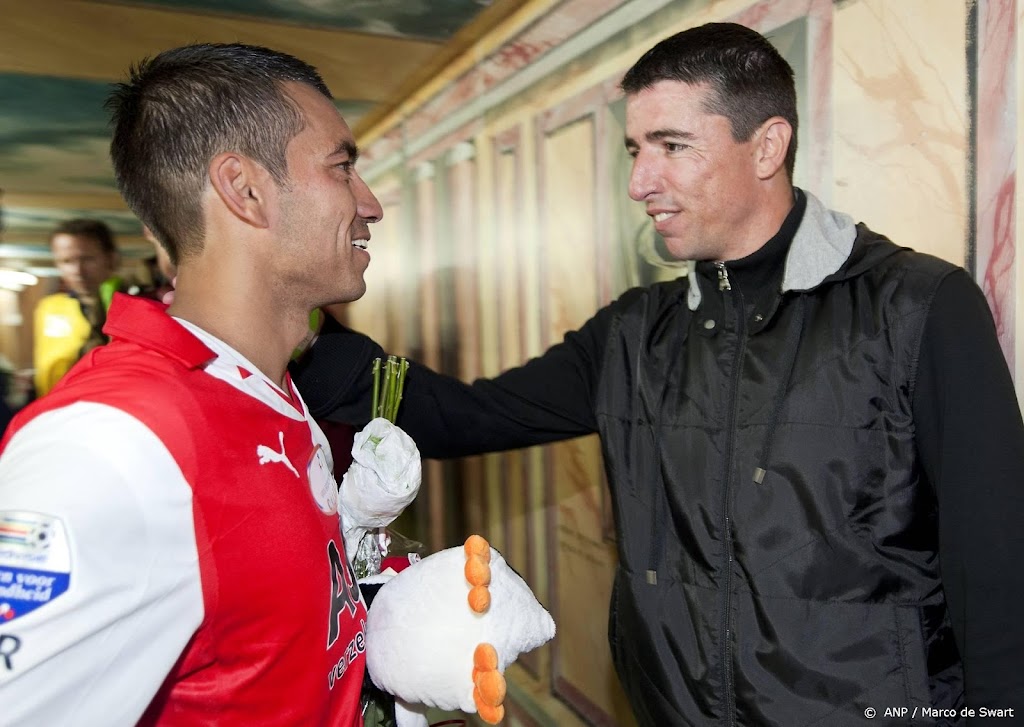 Van Bronckhorst neemt Makaay als assistent mee naar Rangers 