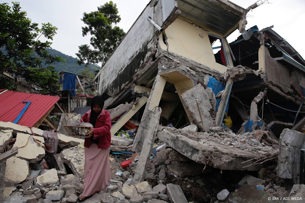 Zoektocht naar slachtoffers gaat door na aardbeving op Java