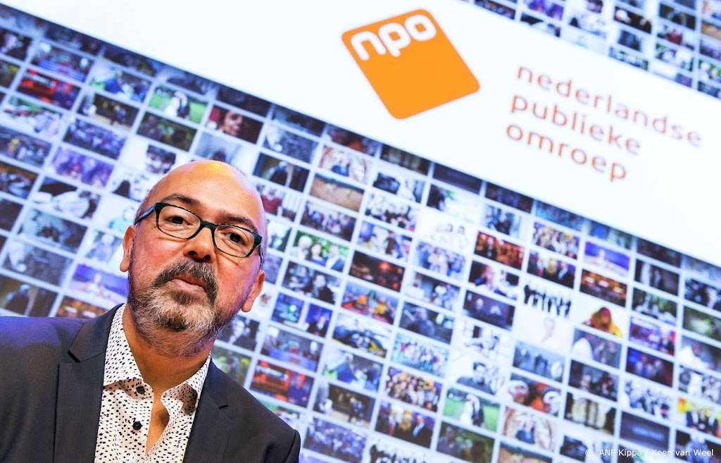 NPO-directeur Frans Klein legt functie tijdelijk neer