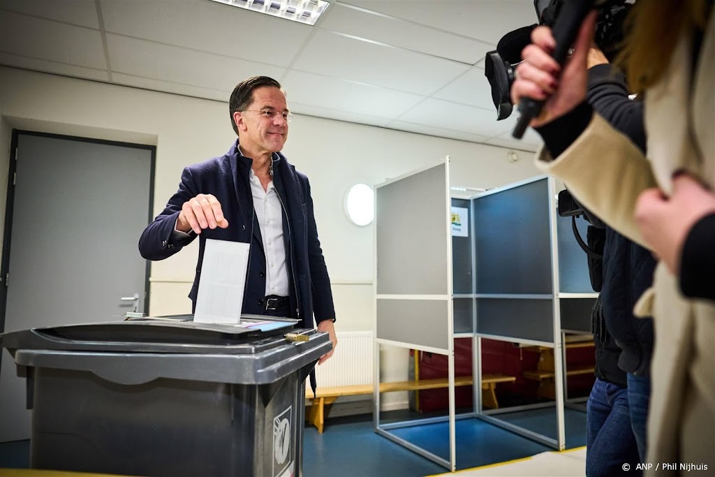 Demissionair premier Mark Rutte (VVD) brengt stem uit