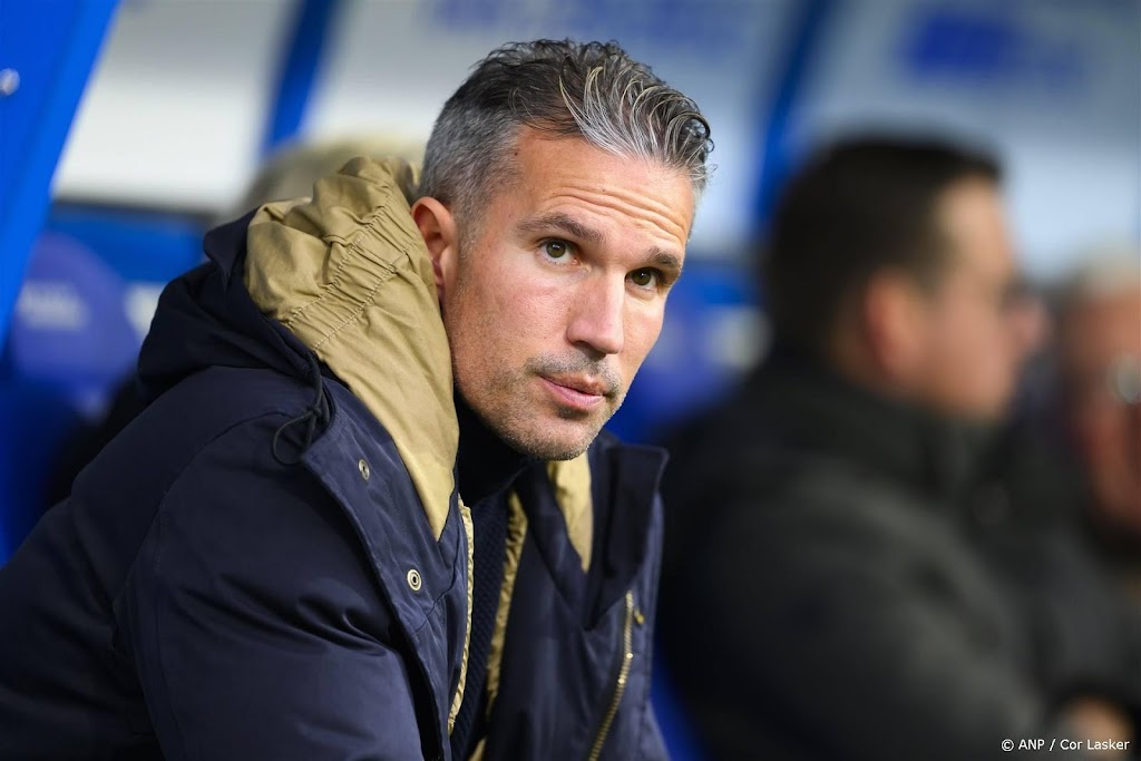 Heerenveen-trainer Van Persie keert met lef terug in De Kuip