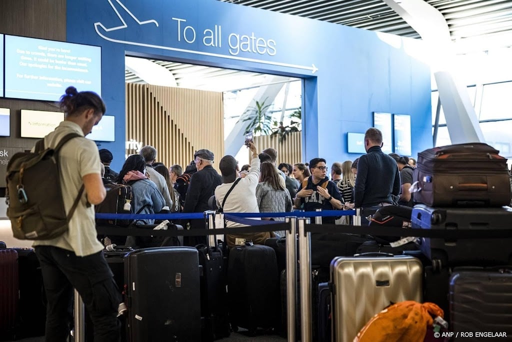 Vliegverkeer Eindhoven stilgelegd na signaleren meerdere drones