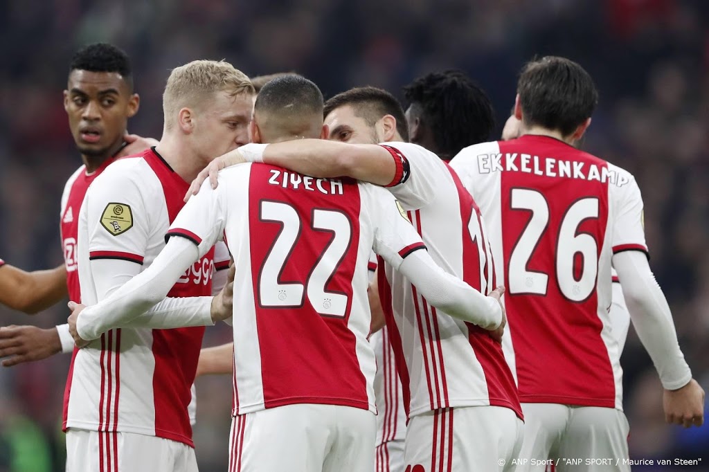 Ajax verslaat ADO Den Haag met 6-1
