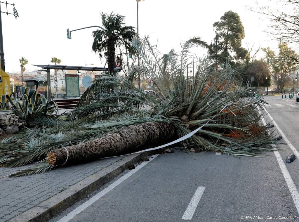 Dodental door storm in Zuid-Europa stijgt naar negen