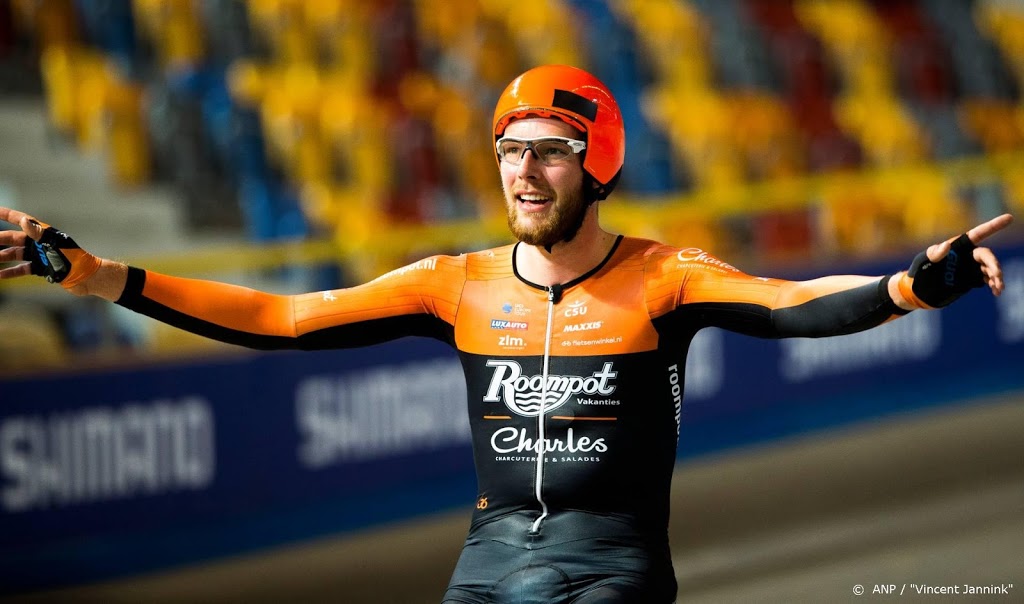 Nationale titels omnium baanrenners Van Schip en Wild