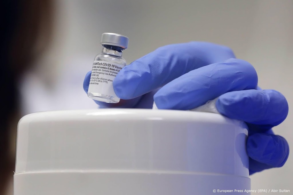 Extra tests bij Pfizer en Moderna vanwege nieuwe coronavariant