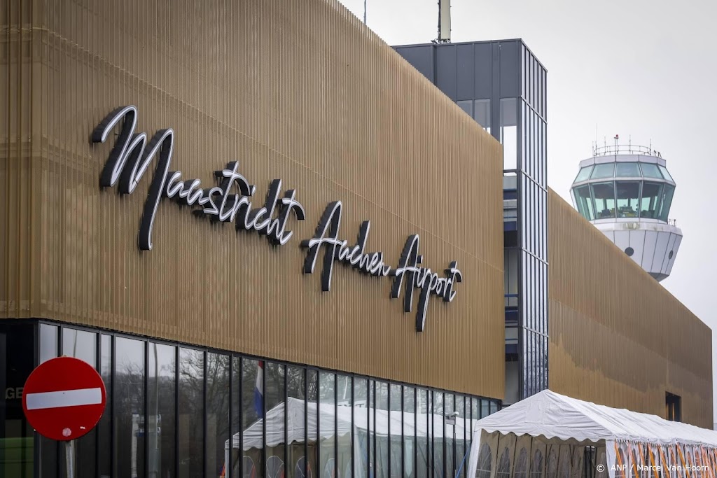 Limburgs vliegveld en Schiphol onderzoeken samenwerking