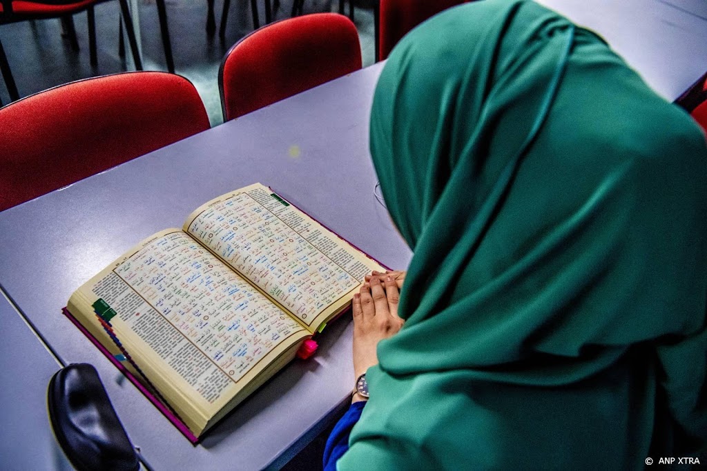 Bijna 6 op de 10 Nederlanders behoren niet tot religieuze groep