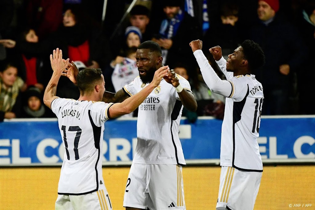 Real Madrid pakt met nipte zege op Alavés koppositie van Girona af