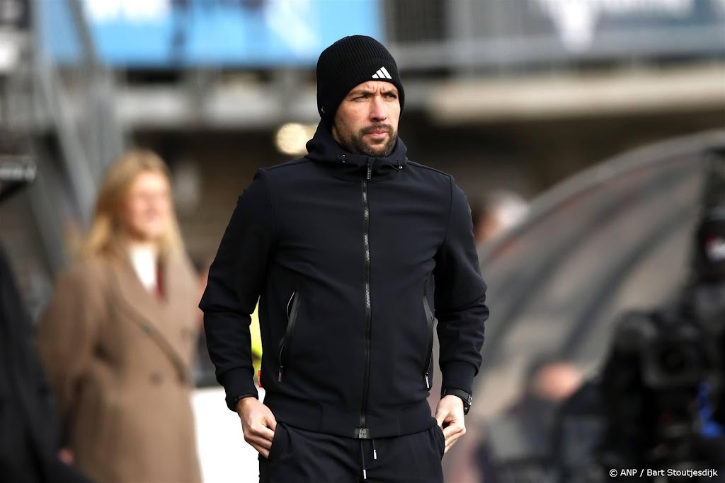 Ajax-trainer Farioli met goed gevoel naar tweede kind